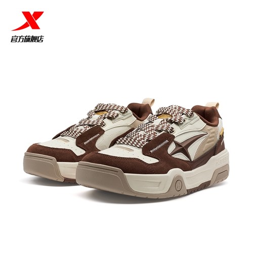 特步男子加绒保暖板鞋