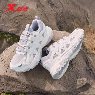 特步猫爪3.0休闲鞋2025年官方女款鞋夏季轻便增高户外鞋运动鞋子