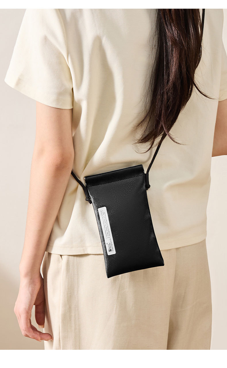 适用华为mate 80/70/60pro手机袋外出便携斜挎直插自动闭合斜挎包