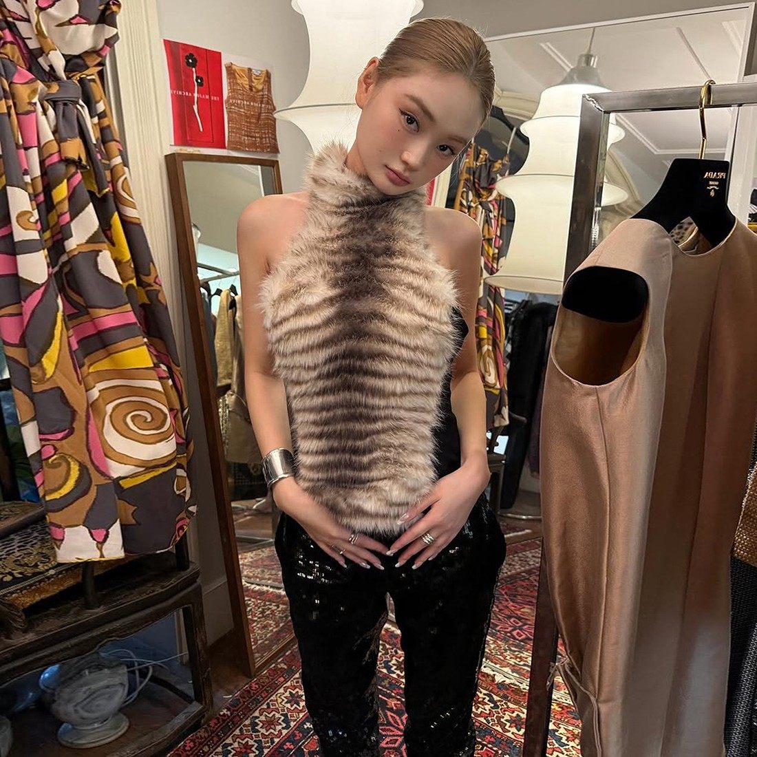 欧美跨境新款辣妹毛绒挂脖性感拼接露肩设计感背心百搭上衣女,个性定制/设计服务/DIY,连衣裙加工定制,淘宝优惠券,粉丝福利购,淘宝优惠卷