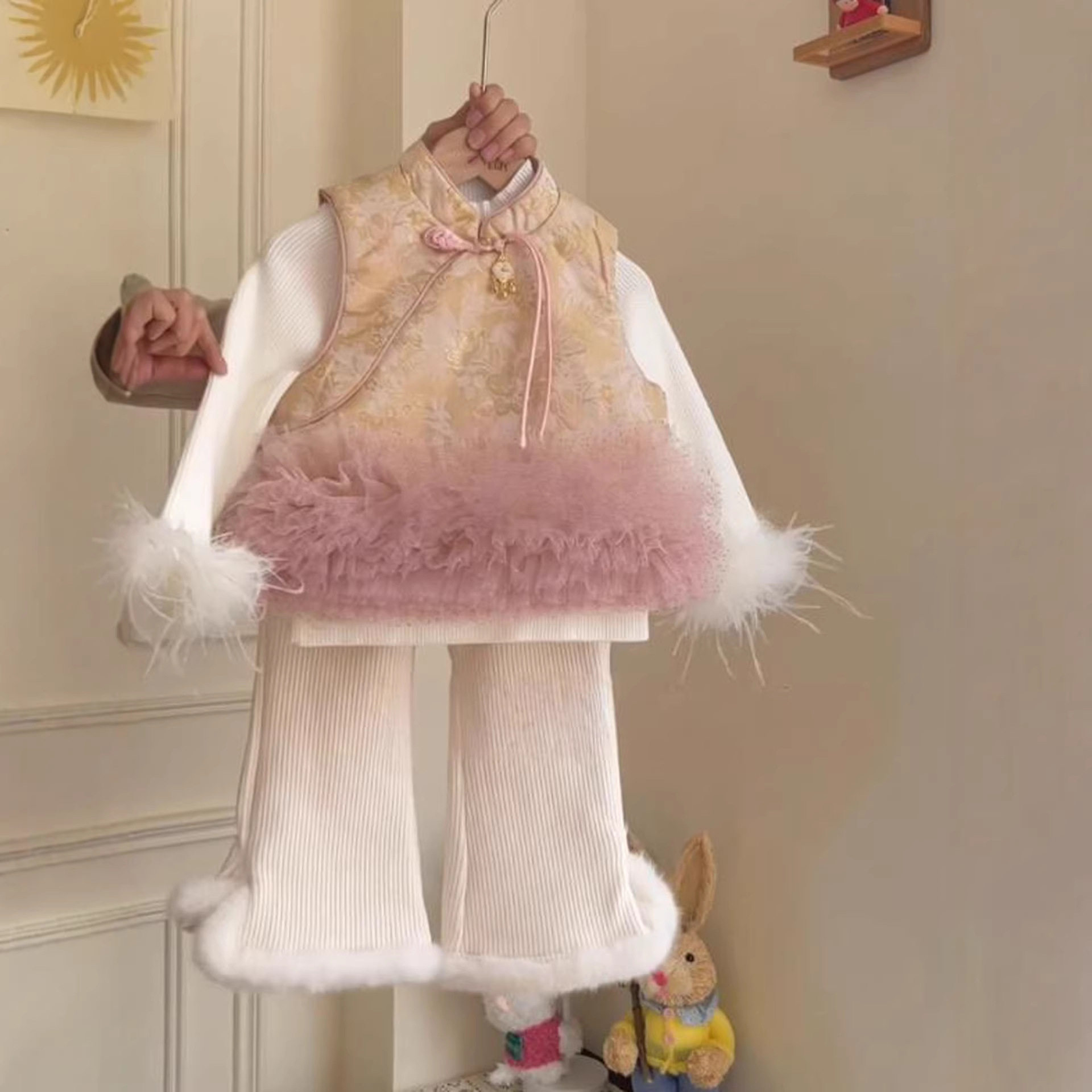 女童新中式套装国风下摆拼纱旗袍立领马甲打底衫喇叭裤洋气三件套,童装/婴儿装/亲子装,儿童运动套装,淘宝优惠券,粉丝福利购,淘宝优惠卷