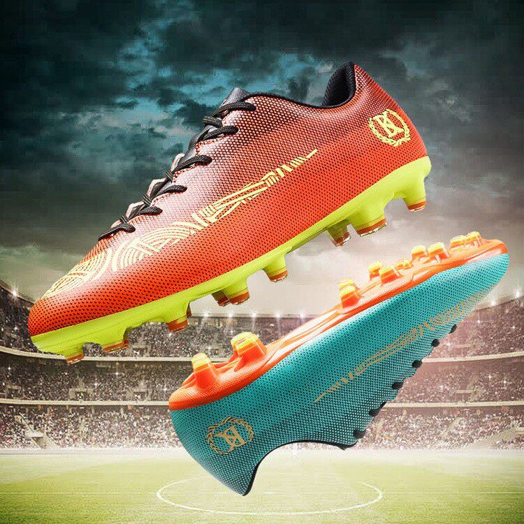 克劳斯顿大钉足球鞋低帮足球鞋轻便耐磨防滑软地球鞋学生男女