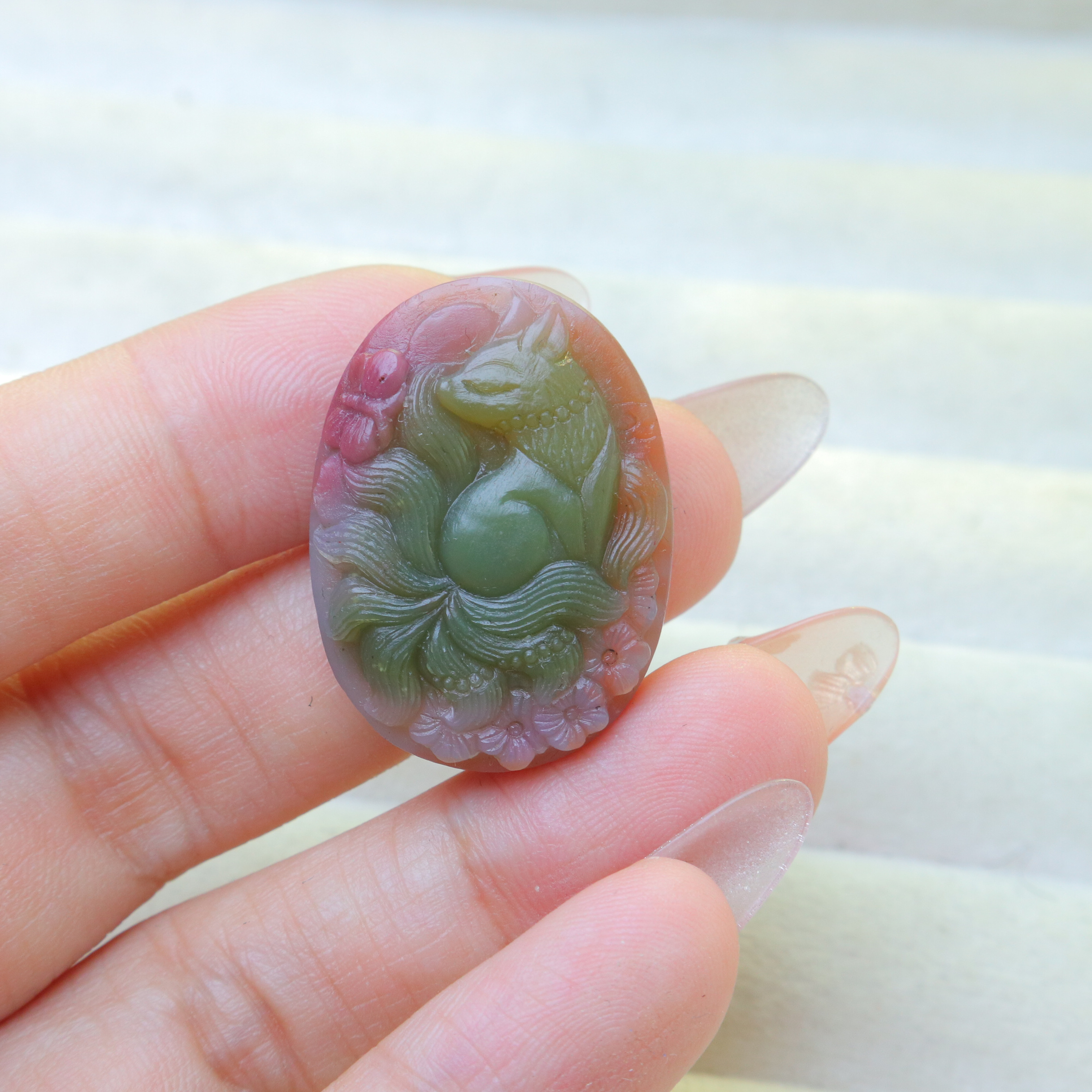 天然盐源玛瑙手工精雕九尾狐吊坠花开富贵惟妙惟肖