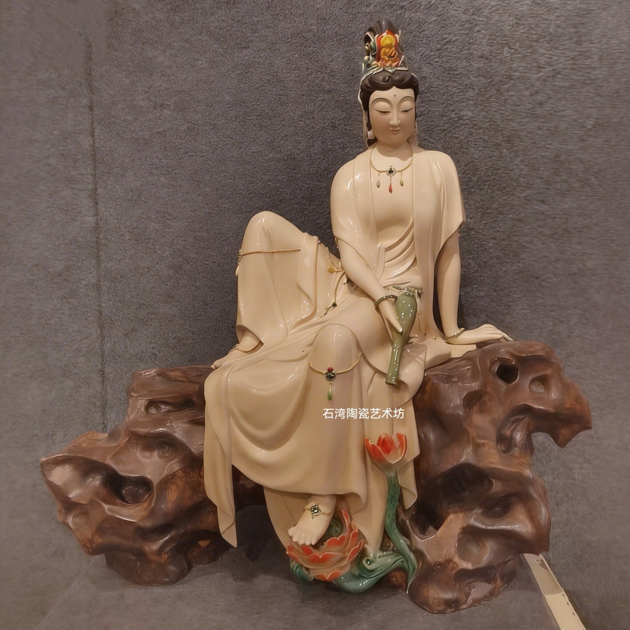 菩萨冯志伟保平安风水石湾陶瓷