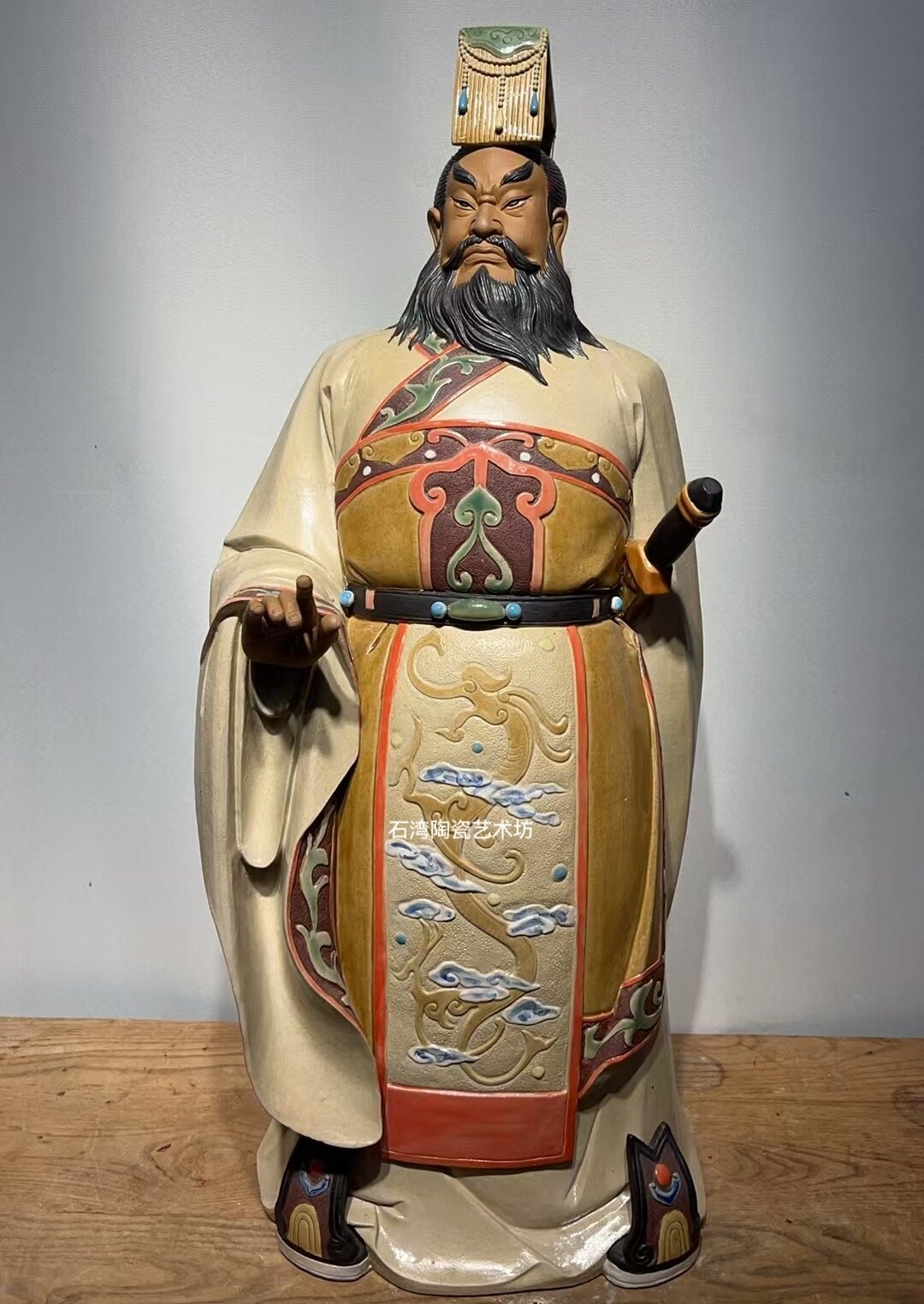 陶瓷秦始皇雕像手工风水摆件