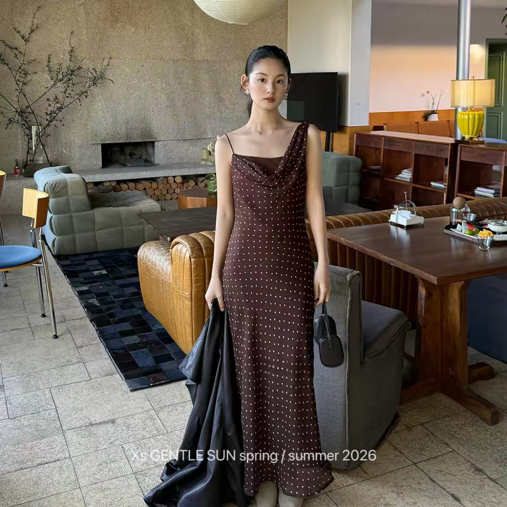 2026夏季新款法式复古气质名媛高级感小众设计感连衣裙女