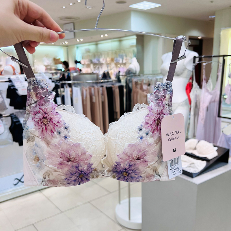 华歌尔性感有钢圈聚拢收副乳蕾丝