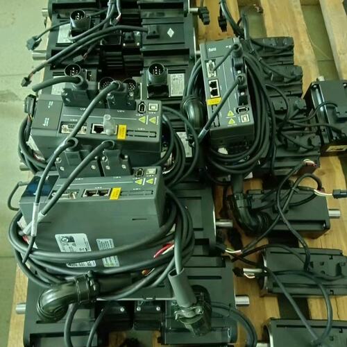 议价台达伺服电机驱动器：ASD一A2一0721一M/电机ECMA连接器