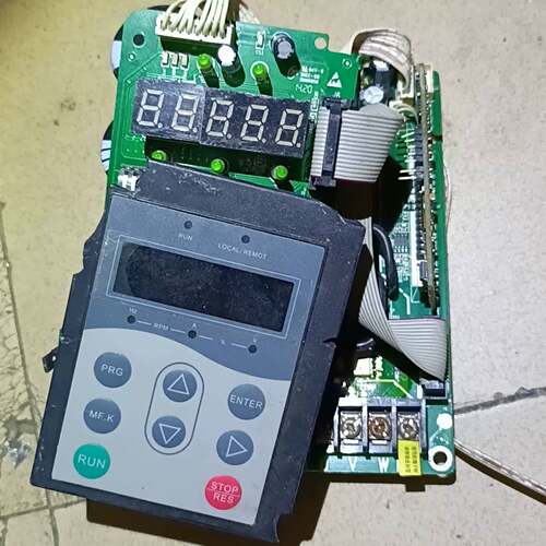 可维修汇川0.75 kw变频器驱动板一套sk10dgdl126et议价