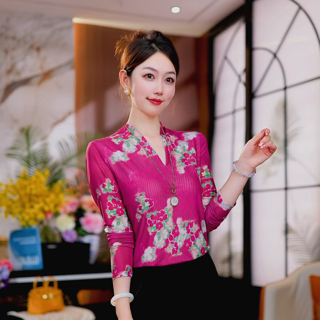 朱华翠蔓~肌肤纱V领洋气时髦长袖T恤修身显瘦弹力打底衫印花上衣