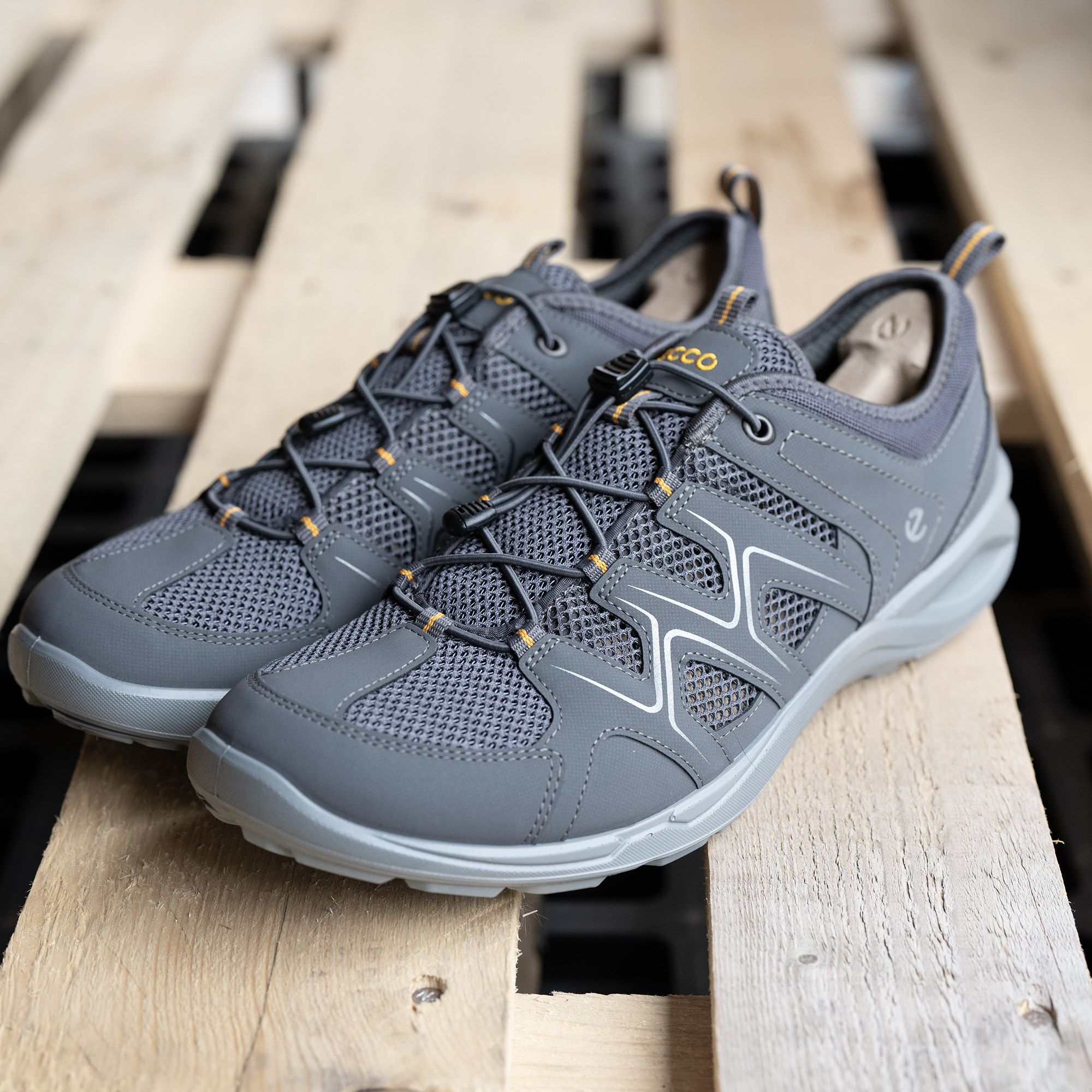 正品现货ECCO爱步热酷舒适轻便运动鞋网面透气休闲男鞋 825774
