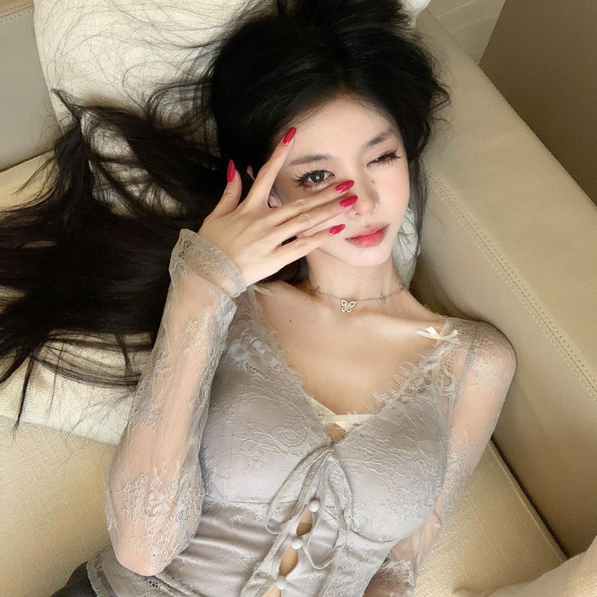 杜总家 娇柔烟岚*原创纯欲蝴蝶结蕾丝内搭秋冬V领约会上衣性感