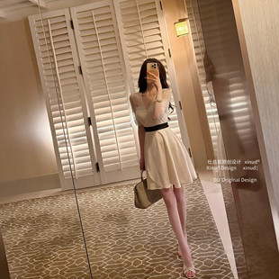 原创气质优雅浪漫女人味v领绑带收腰连衣裙 约会日 杜总家 姐姐