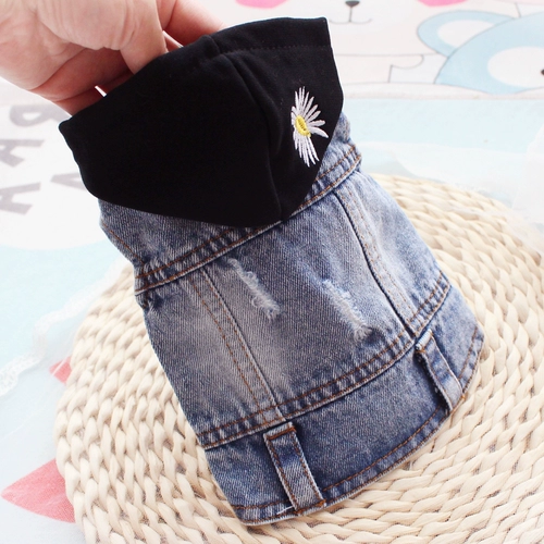 Chao Brand с шляпкой жилеткой разбитая джинсовая джинсовая джинсовая и осенняя одежда маленькая собака Bikumo Belite Pet Dog Одежда кошка