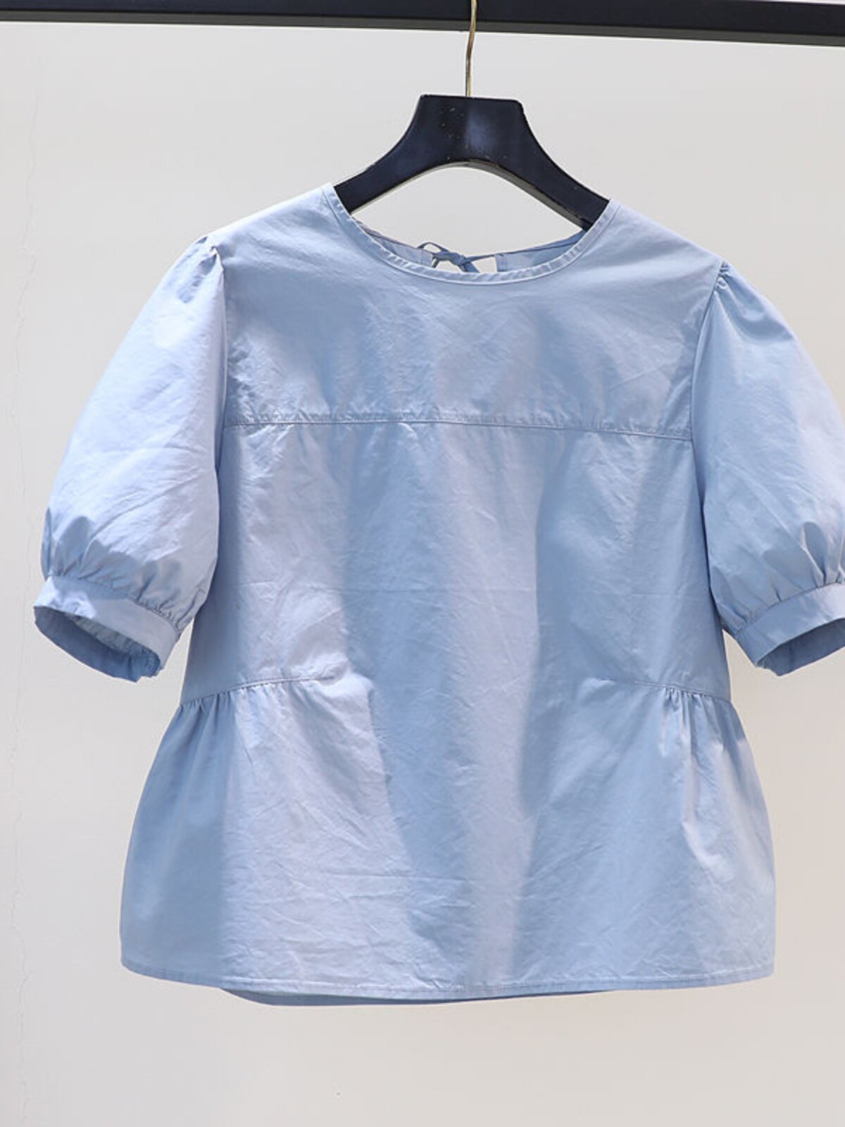 여성용 블루 라운드 넥 풀오버 퍼프 슬리브 셔츠 2024 여름 루즈 베이비돌 셔츠 허리와 트렌디하고 아름다운 다용도 탑