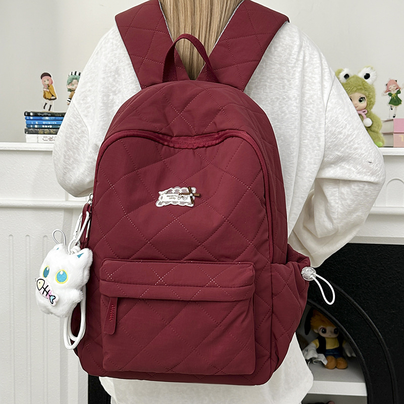 时尚菱格绣线双肩包女秋冬新款棉服书包大学生大容量休闲轻便背包