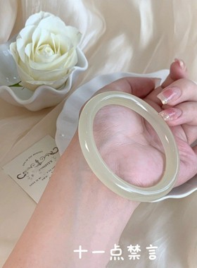 2026青白玉手鐲新疆和田玉青白玉细圆条叮当镯手饰礼物真玉石晴水