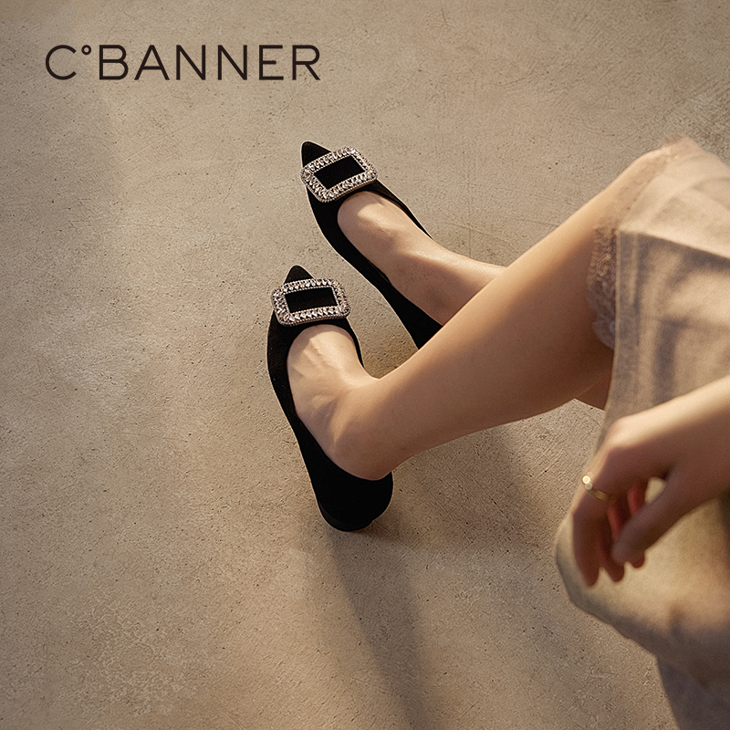 细腻羊猄绒鞋面 羊皮革高级感都要溢出屏幕