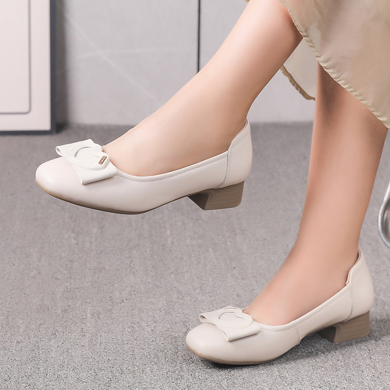 真皮妈妈鞋软底舒适防滑中老年人休闲皮鞋软皮单鞋小码女鞋313233