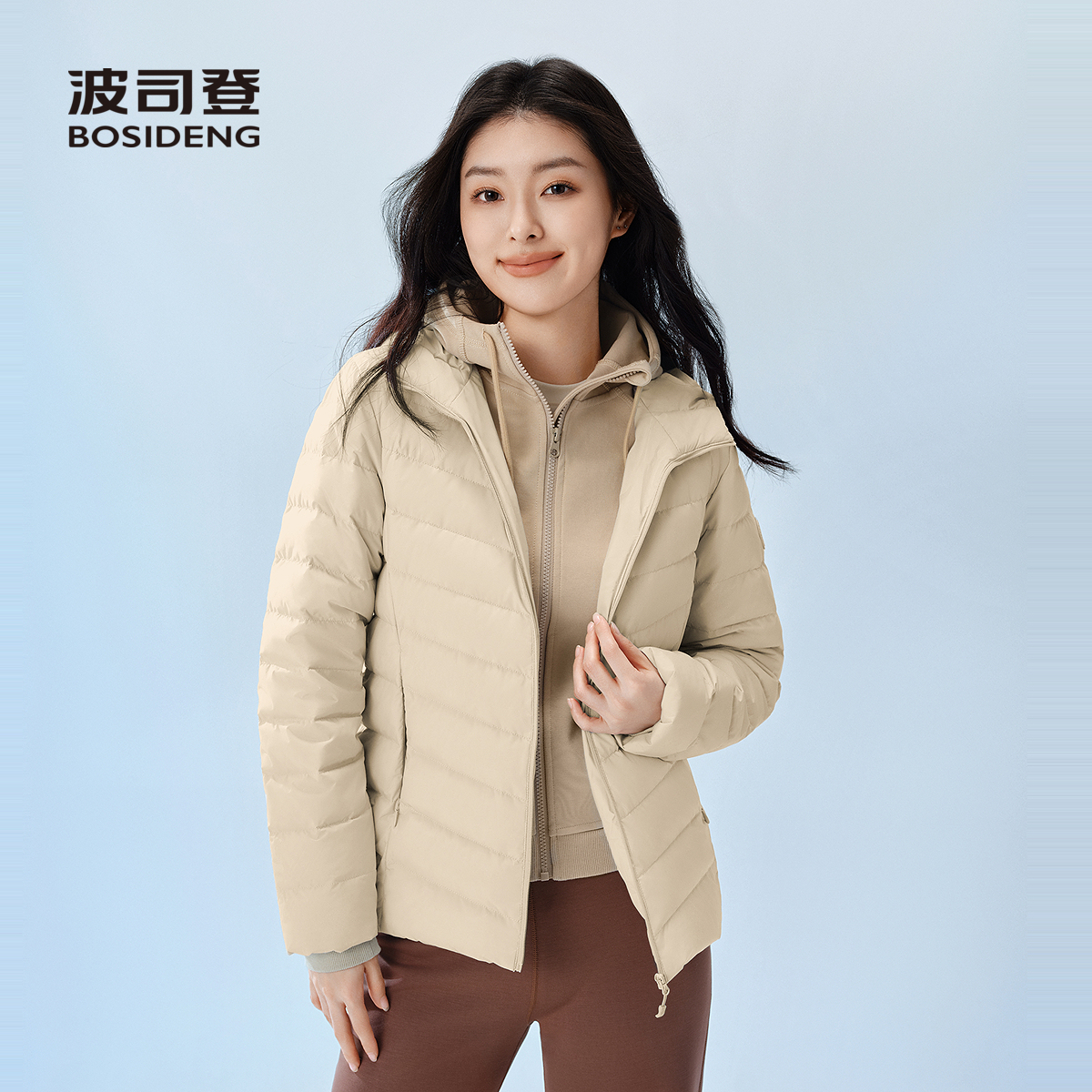 波司登短款连帽羽绒服