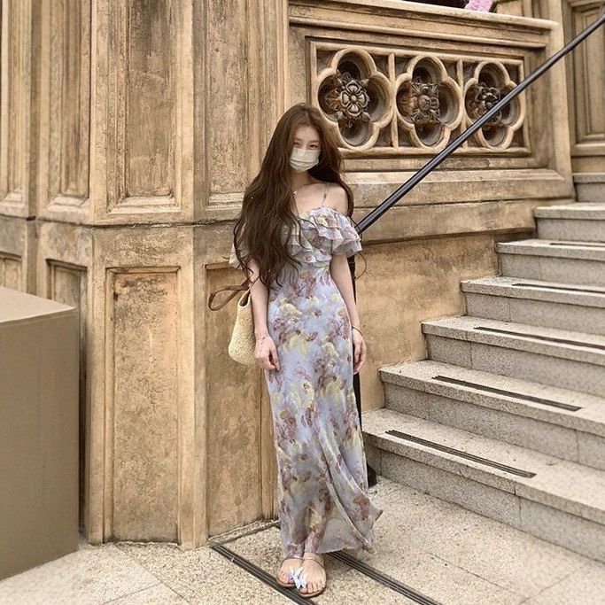 法式浪漫气质碎花吊带连衣裙女夏季2026新款茶歇绝美收腰显瘦长裙
