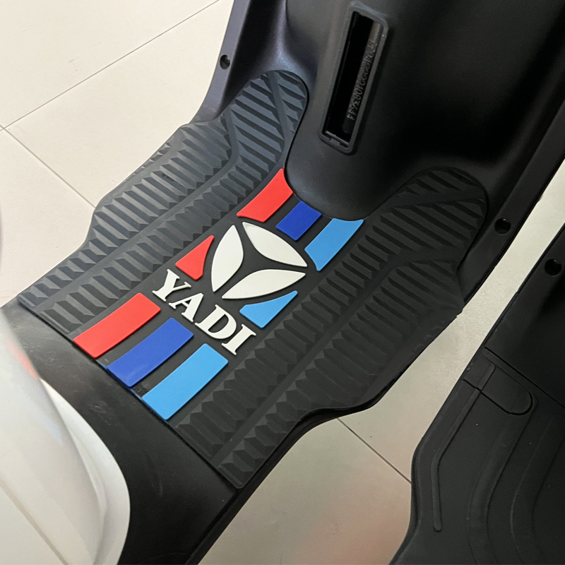 雅迪DE3电动车橡胶脚垫