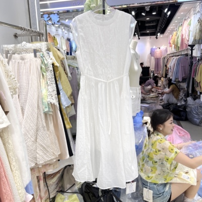 2026夏新款无袖压褶连衣裙女中长款系腰带气质温柔裙麻树27506女