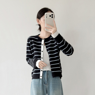 假两件条纹针织开衫外套女款2026新款韩版宽松百搭圆领毛衣短外搭
