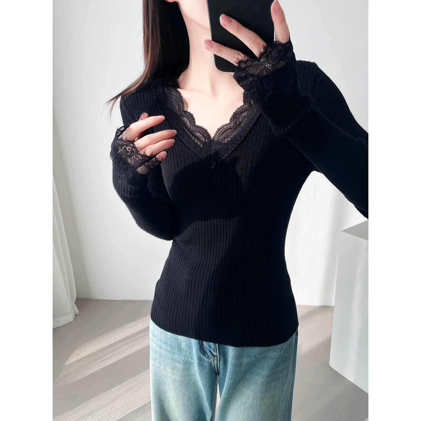 蕾丝拼接坑条羊毛针织衫