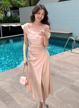 秀熙熙2026夏新款高腰缎面气质露肩花朵连衣裙高级感长裙子88305