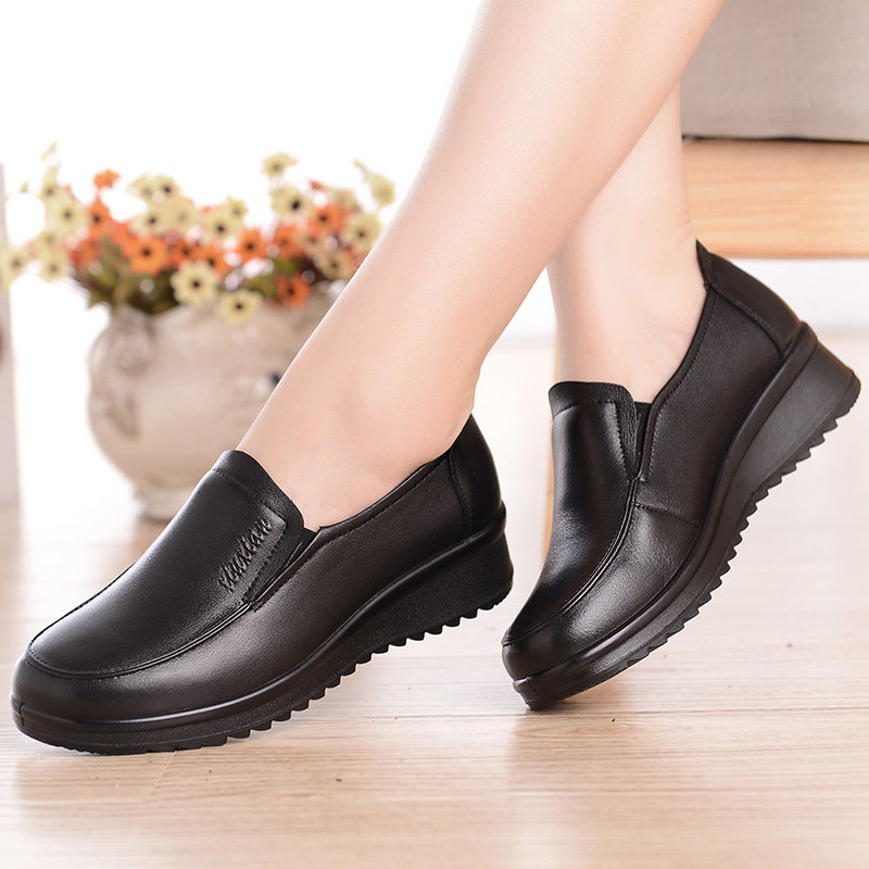 软底妈妈款久站不累黑色女士单鞋