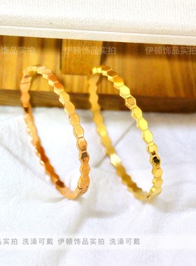 钛钢不掉色小众轻奢蜂窝菱形手镯