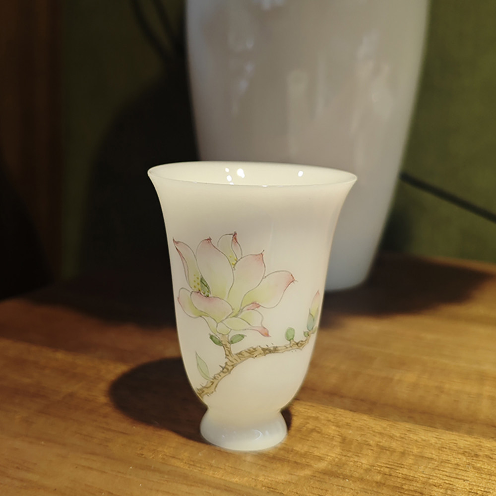 高脚闻香杯玉兰花手绘陶瓷茶具居家品茗轻奢雅致功夫茶道舒心雅韵