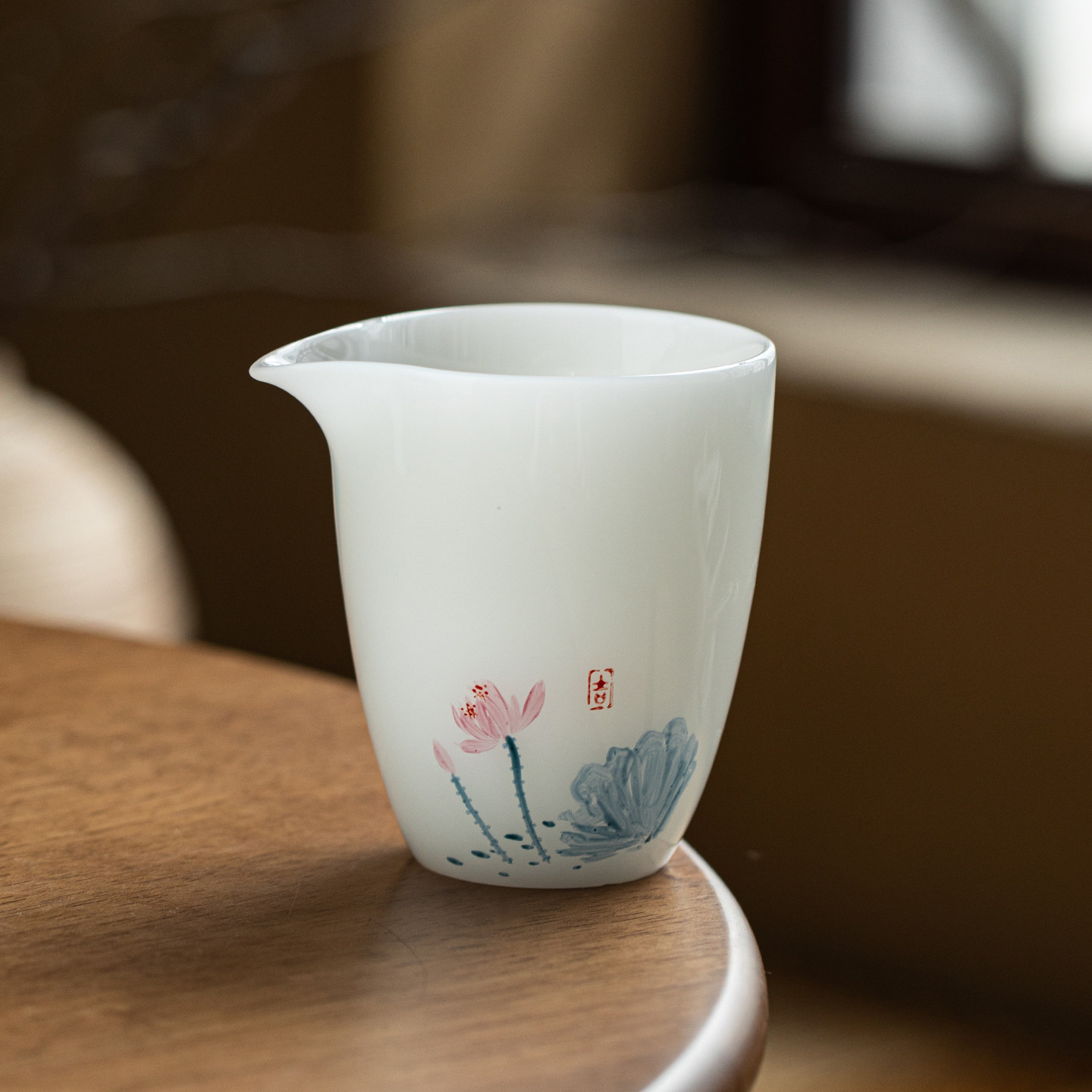 白皙荷塘跃金公分杯手绘陶瓷茶具居家品茗轻奢雅致茶具好物推荐茶
