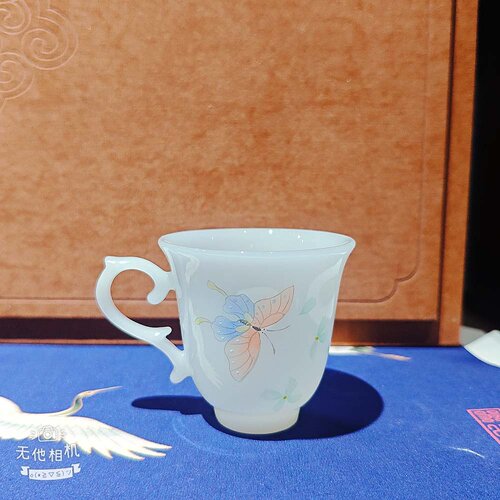 白皙执盏杯春野语蝶语二款品茗杯手绘陶瓷茶具居家品茗轻奢雅致韵