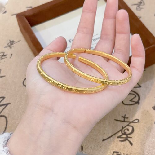 香港纪梵哲沙金饰品古法传承錾刻大吉大利开口手镯女士仿真金新中