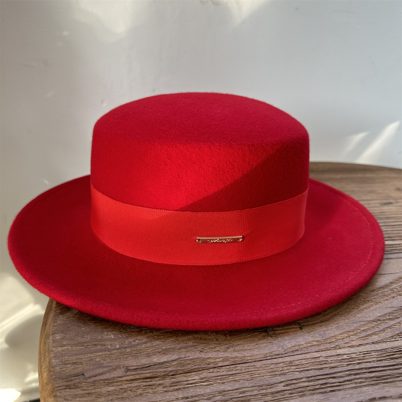 本命大红色平顶羊礼帽女平沿小沿毡帽秋冬英伦毛呢帽羊毛帽百搭潮