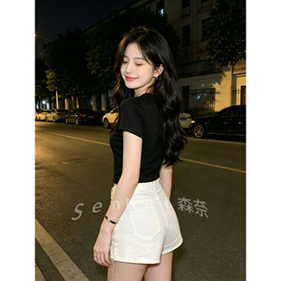时尚韩版夏季2026辣妹新款显瘦黑色修身显瘦显高重工高腰短裤女
