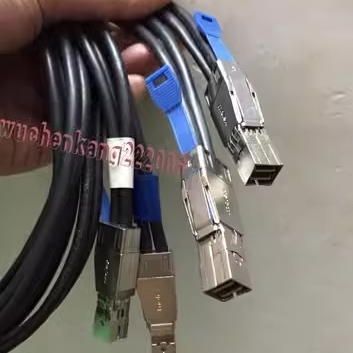 12GSAS线8644存储磁盘阵列卡