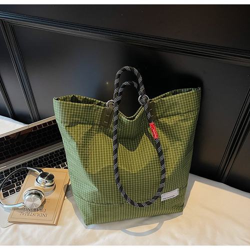 中性休闲港风托特包单肩包购物袋