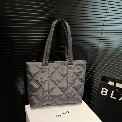 洋气百搭纯色菱格棉服包单肩托特