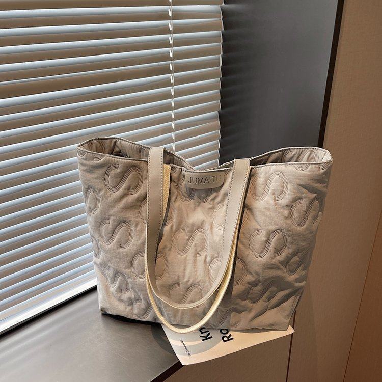 大容量休闲纯色百搭托特包2025新款气质通勤单肩大包女ins妈咪包