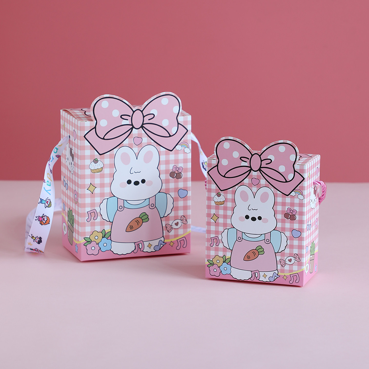 2026新款结婚喜糖盒子宝宝周岁满月礼盒卡通喜糖袋毕业礼物礼品袋