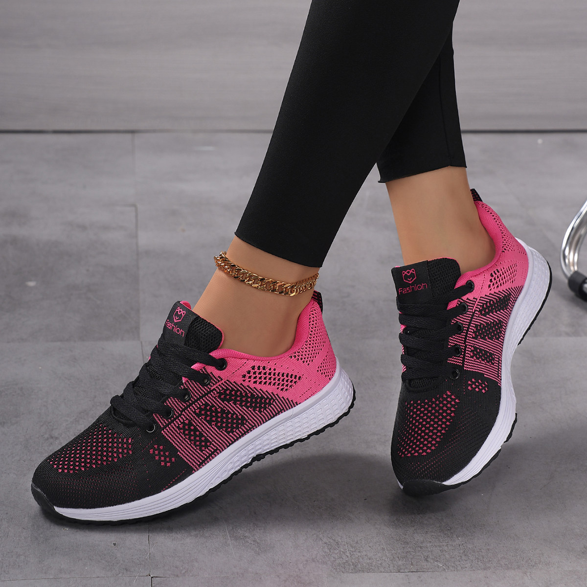 乔永踏2026爆款女百搭 运动休闲 时尚 跑步 轻便 防滑 耐磨 包邮