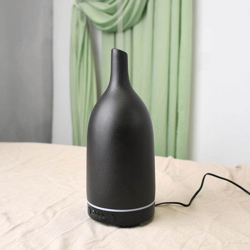 办公家用陶瓷加湿器卧室精油香薰机喷香器喷雾仪迷你静音扩香仪
