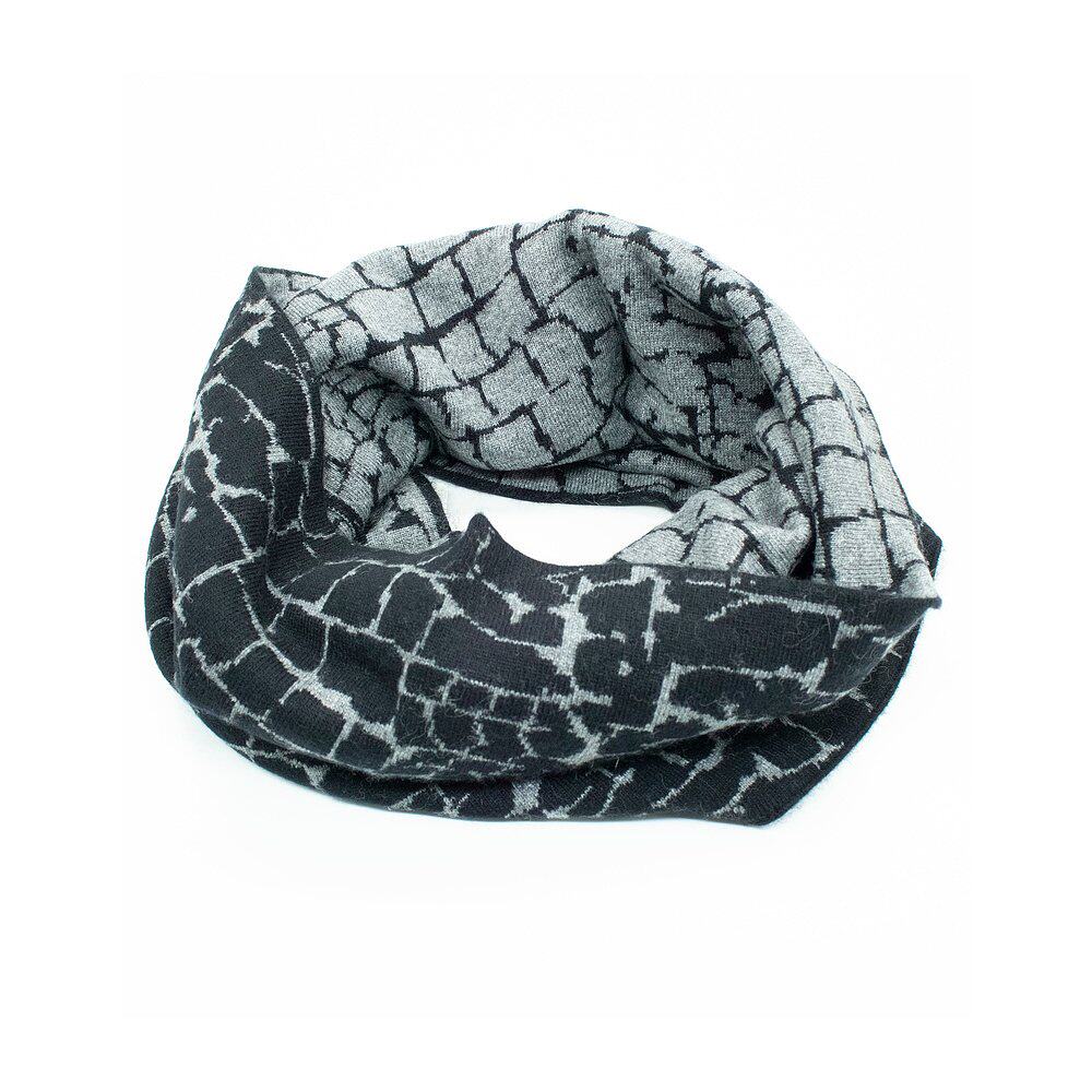 portolano【美国奥莱】直发 鳄鱼图案颈部保暖器 - 黑色/中灰色