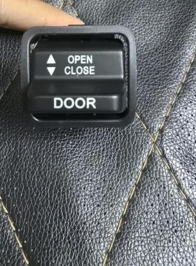 车窗玻璃开关适用丰田考斯特门控制开关84930-36020中巴翘板按钮