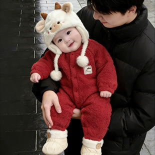 宝宝连体衣秋冬季加厚加绒防脏罩衣男女婴儿哈衣立领护肚保暖爬服