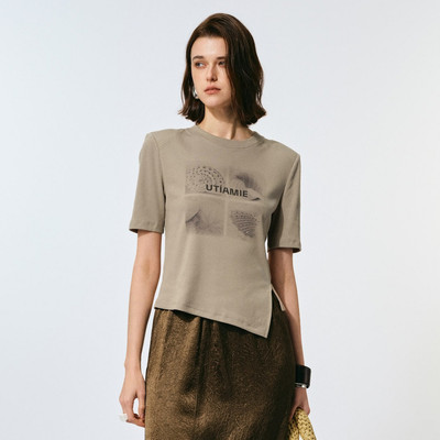 uti尤缇2025夏季新款 浅米色不对称开衩短袖T恤女上衣UK250113760