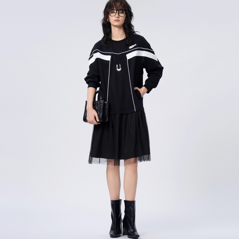 uti尤缇2023秋季新款黑白撞色拼接卫衣裙女显瘦连衣裙UJ3D0486490